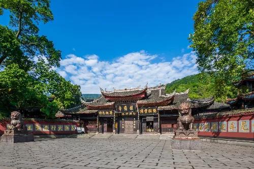Thành Đô – Cửu Trại Câu – Đô Giang Yến – Nga Mi Sơn – Lạc Sơn Đại Phật Atoz tour