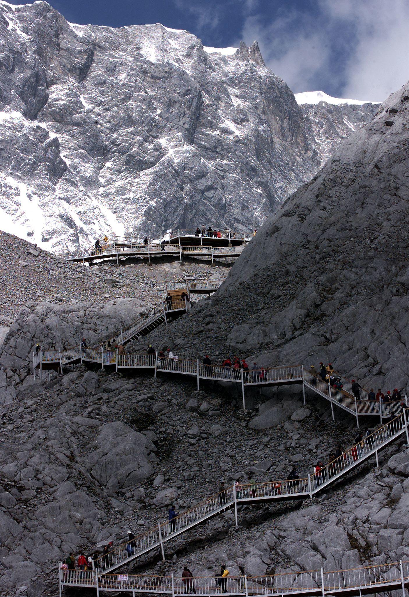 Núi Tuyết Ngọc Long ATOZ TOUR