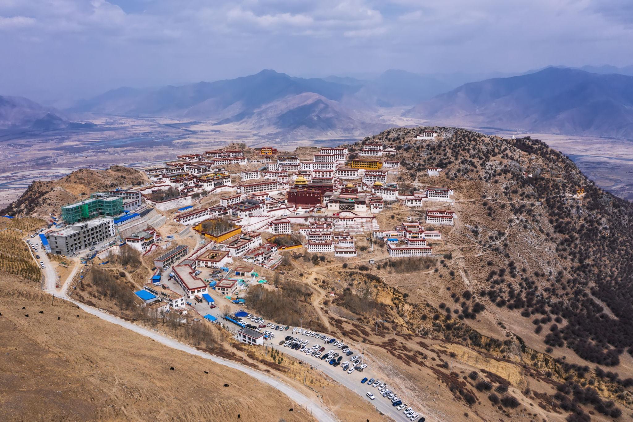 Tu viện GandenAtoz tour