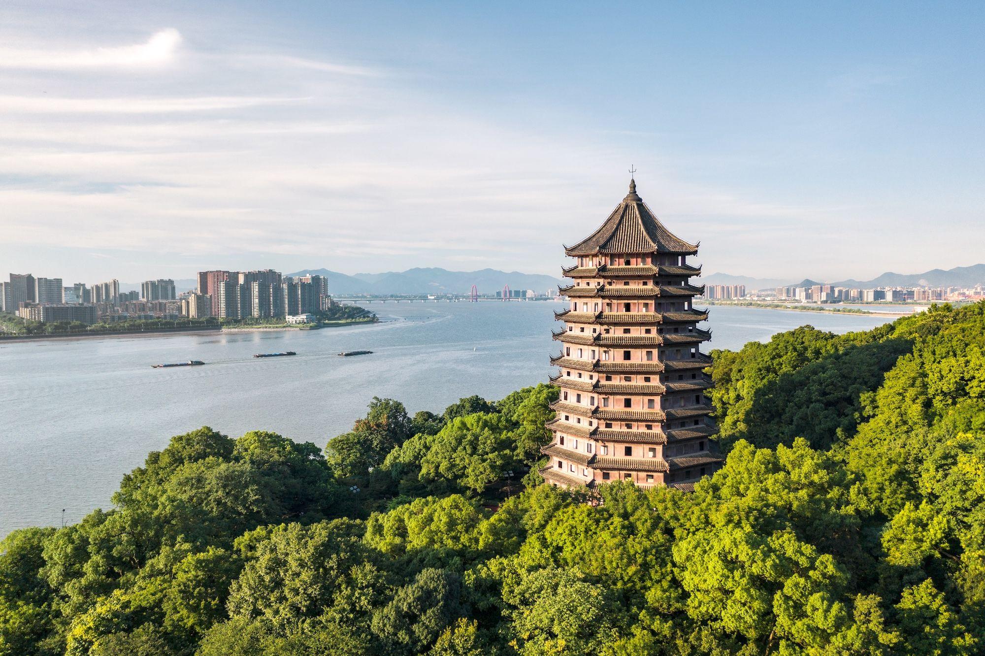 Tháp Lục Hòa (Liuhe Pagoda) atoz tour