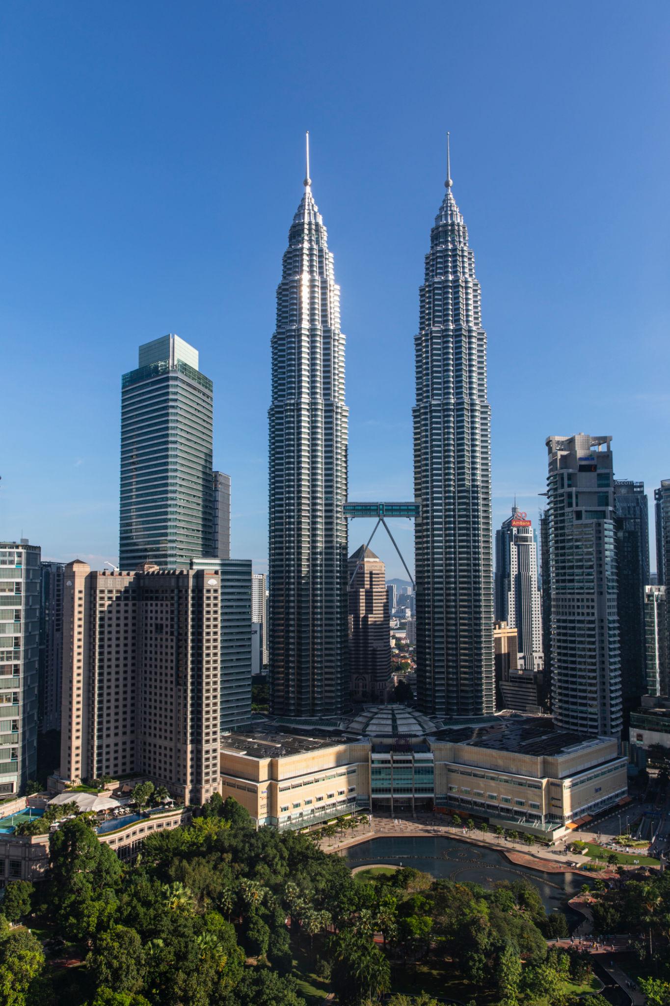 Tháp đôi Petronas Atoz tour