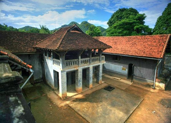 Bảo tàng Sơn La & Nhà tù Sơn La atoz tour