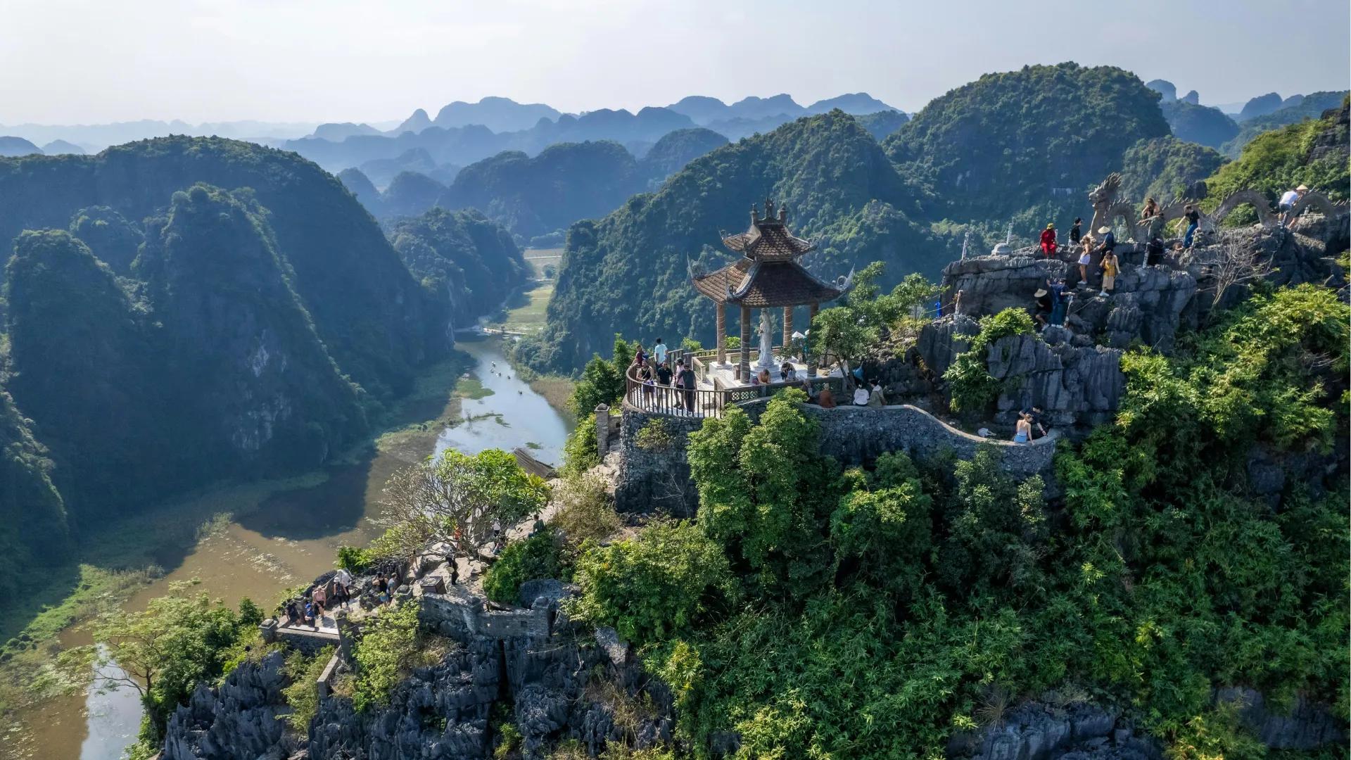 Tour Hà Nội Ninh Bình 2 ngày 1 đêm atoz tour