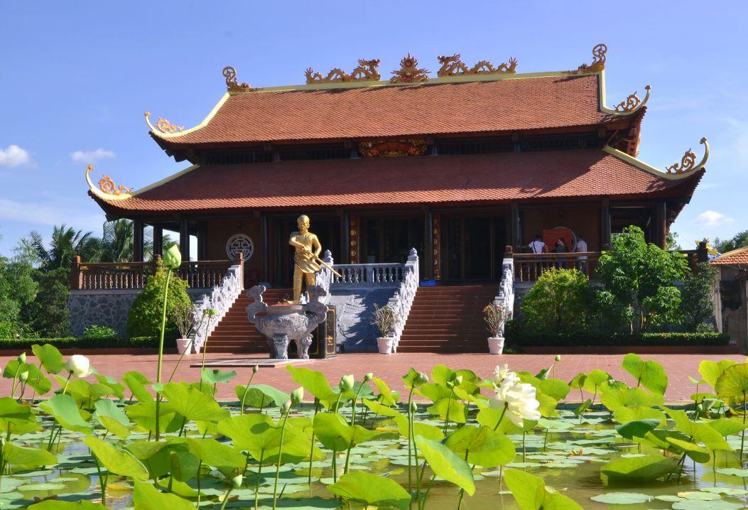 Đình thần Nguyễn Trung Trực Atoz tour