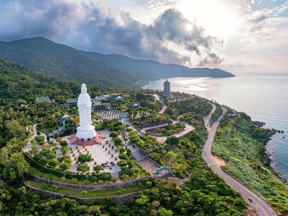 Chùa Linh Ứng atoz tour