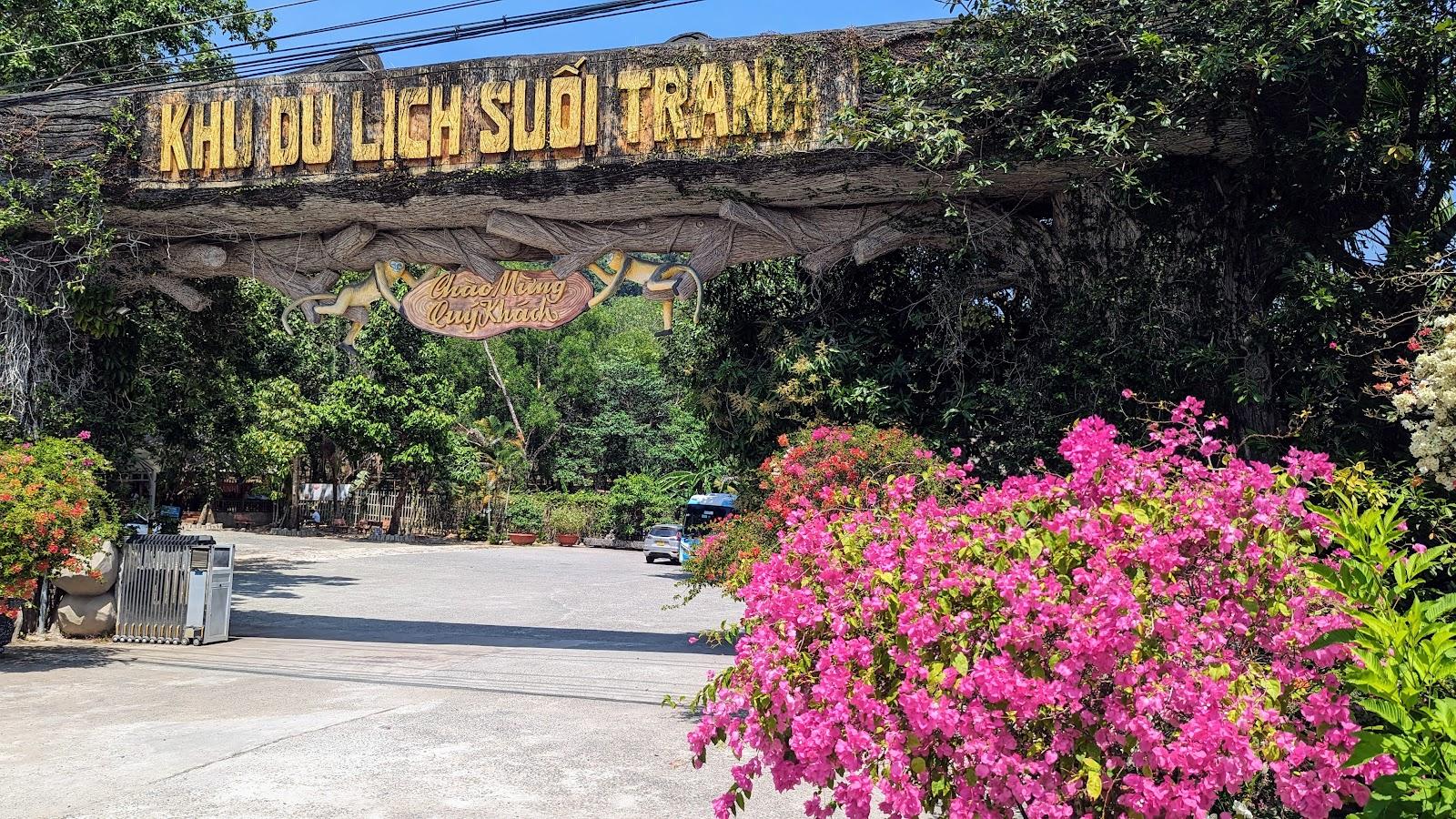 Khu du lịch Suối Tranh Atoz tour