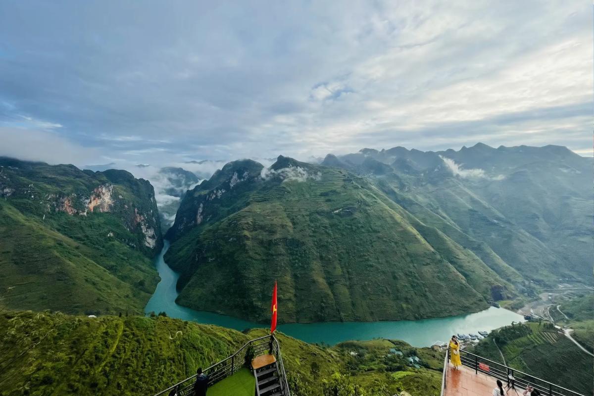 Đèo Mã Pí Lèng atoz tour